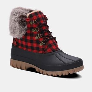 New womens cute black red plaid  Brielle winter duck Lamo casual boots, size 6
